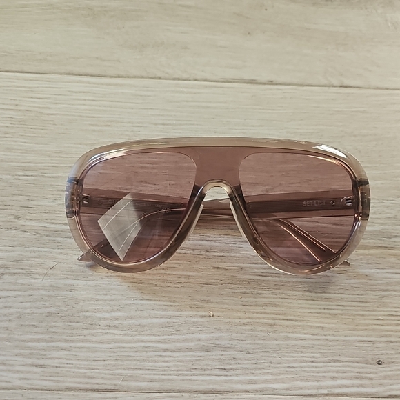 Quay Set List Aviator Sunglasses - Picture 2 of 12